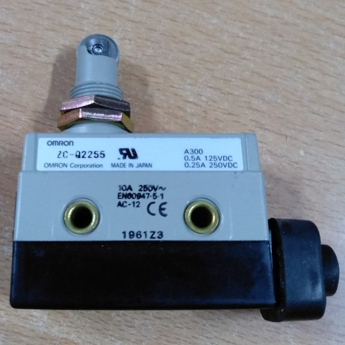 Limit Switch Omron ZC-Q2256