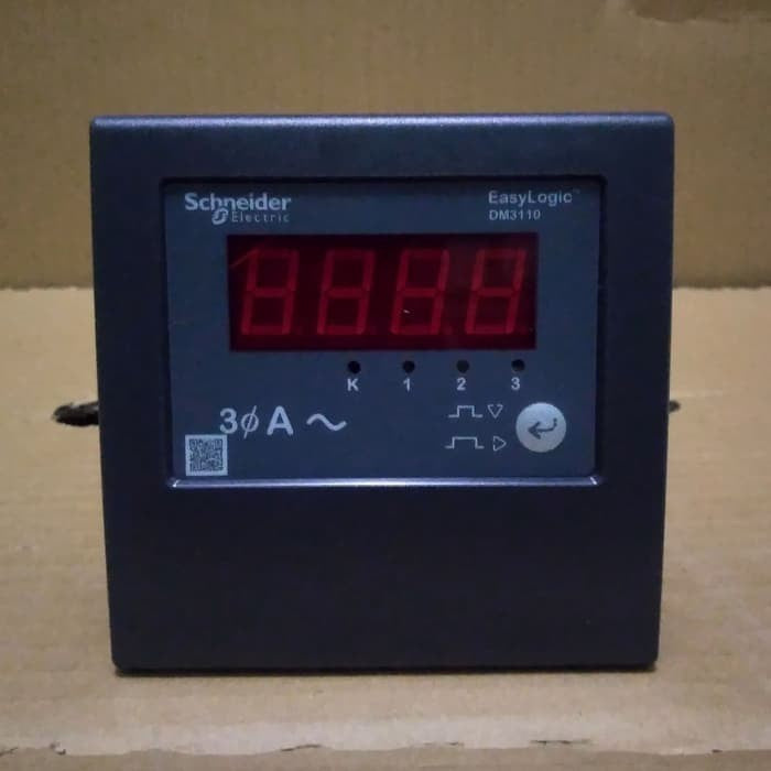Ampere meter Digital Schneider METSEDM3110 96x96mm 4Digit, 3 Phase, Class 0.5